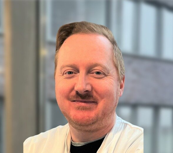 Portrait von Tom McCracken